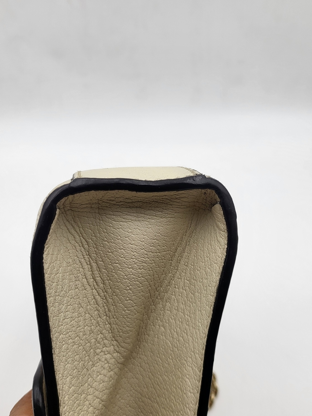GUCCI Grained Calfskin Bee Star Small Padlock Shoulder Bag White..Authentic.. - Picture 13 of 16